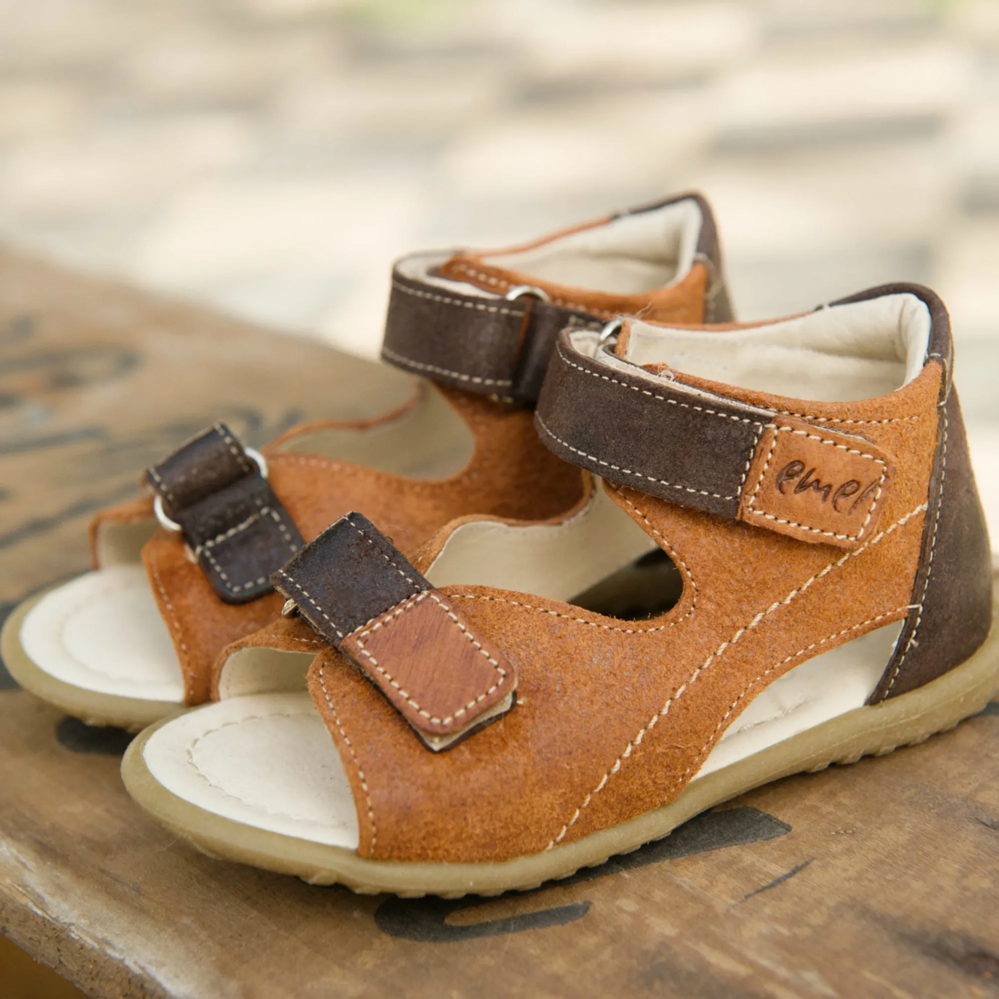 (2435) Emel Brown sandals