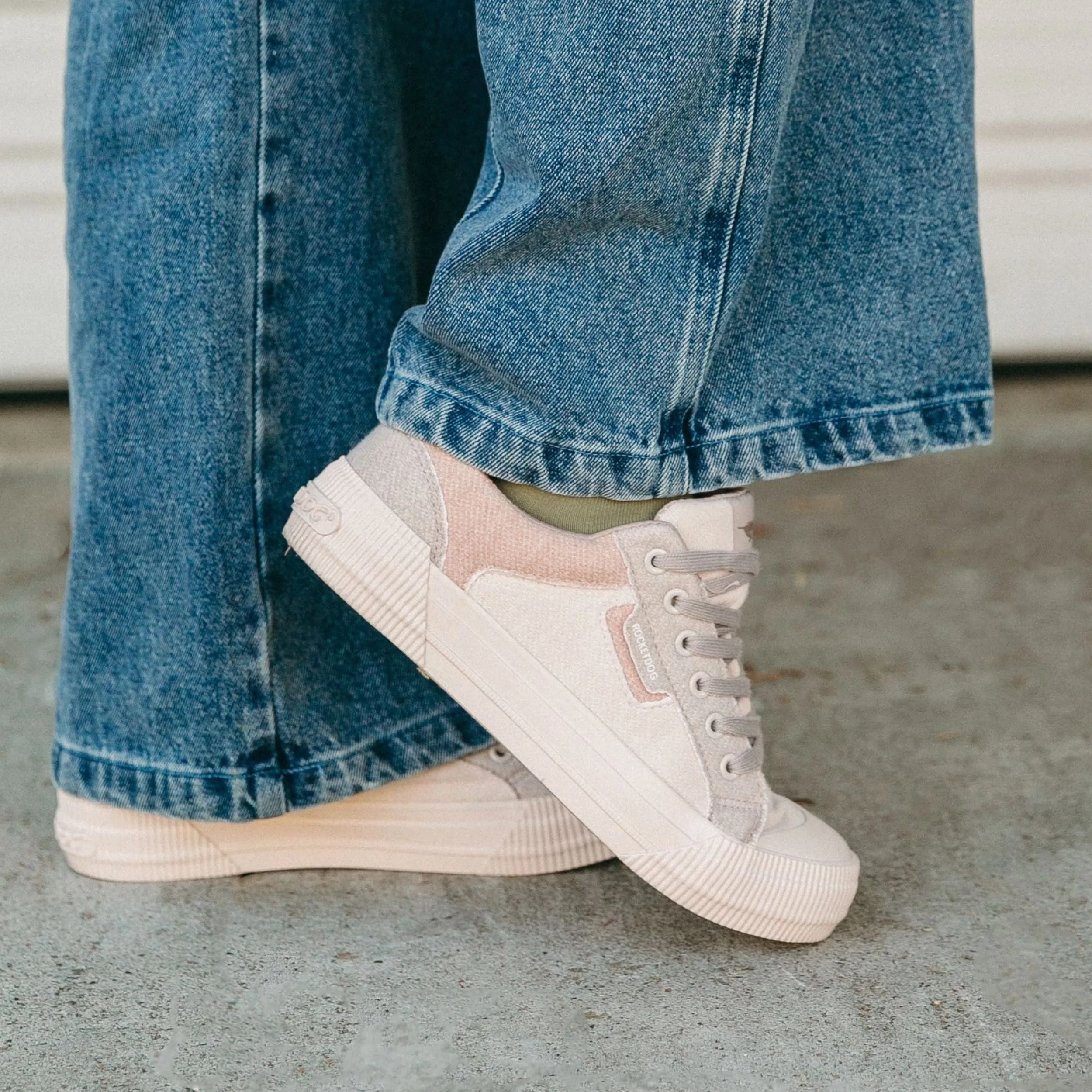 Cheery Natural Color Block Sneaker