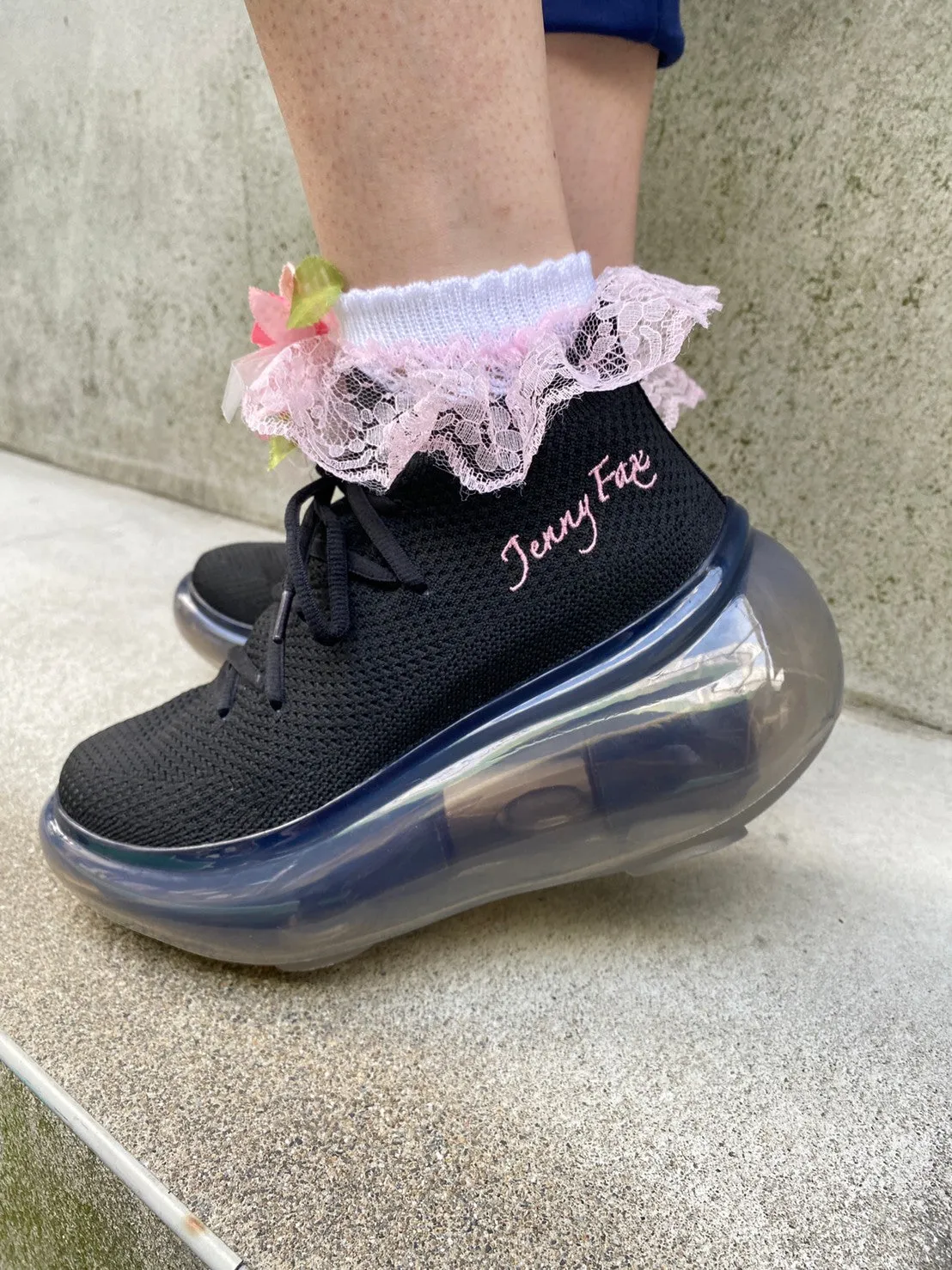 Logo Embroidery Shoes / Black BlackPink