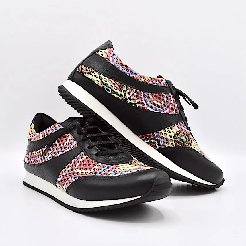 TRAIN WALKING SHOE SHOE - BLACK LEATHER / PINK MESH